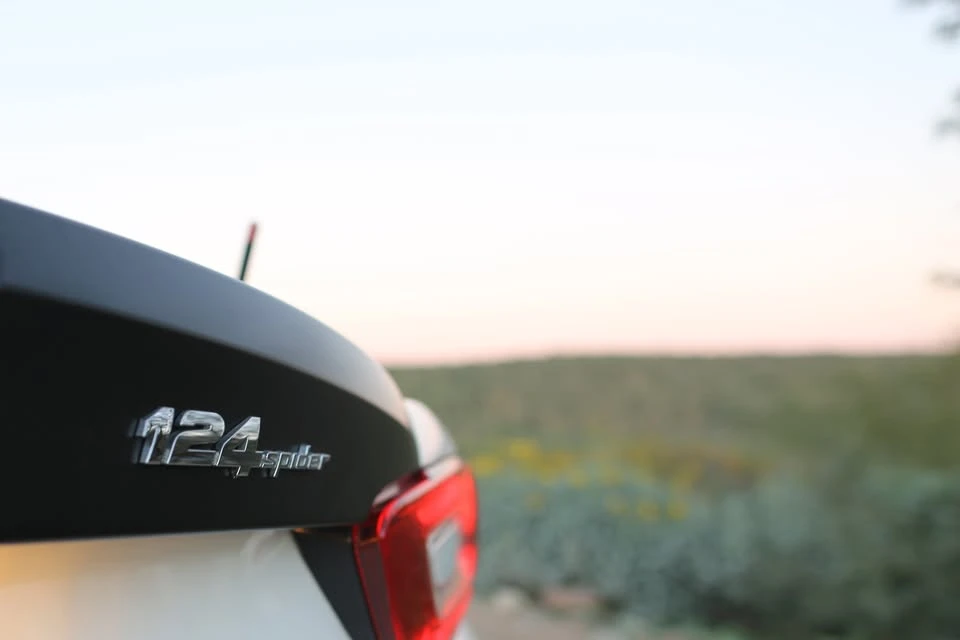2017 Fiat 124 Spider - Image 13 of 18