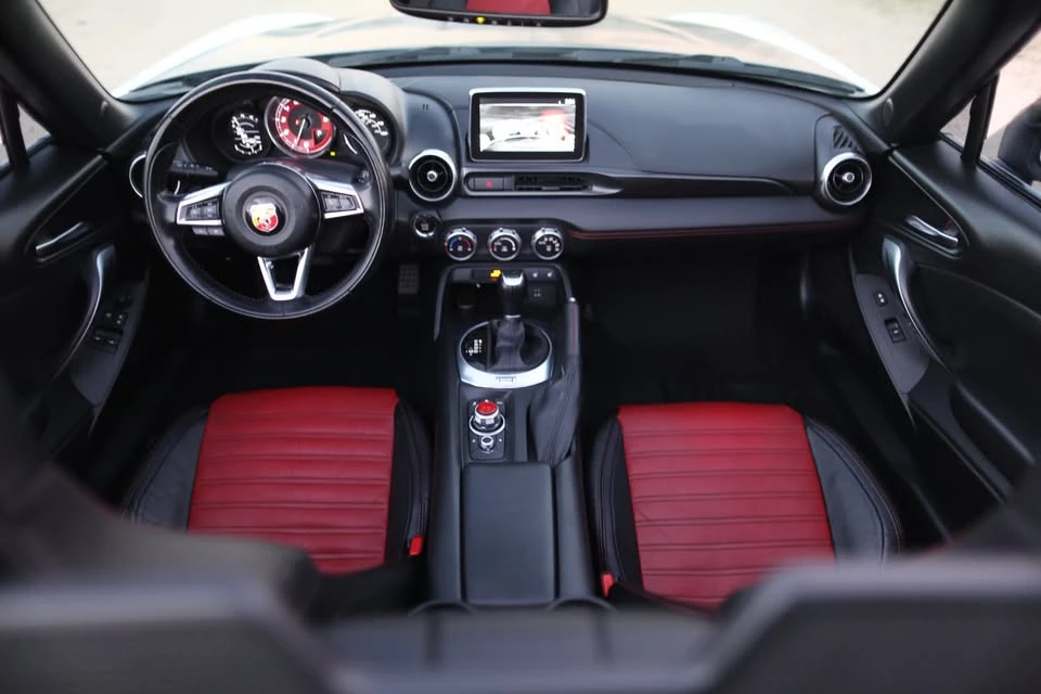 2017 Fiat 124 Spider - Image 7 of 18