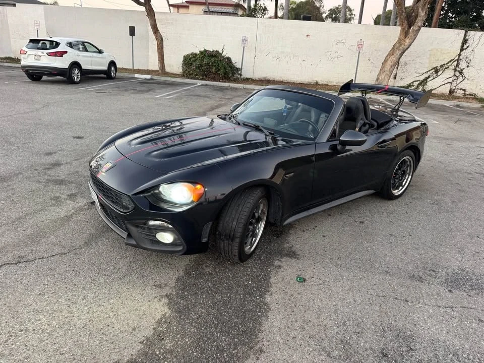 2017 Fiat 124 Spider - Image 2 of 9