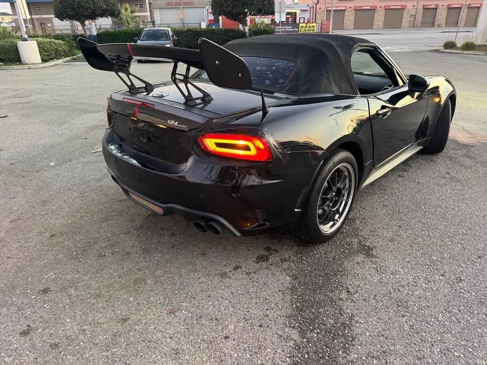 2017 Fiat 124 Spider - Image 8 of 9