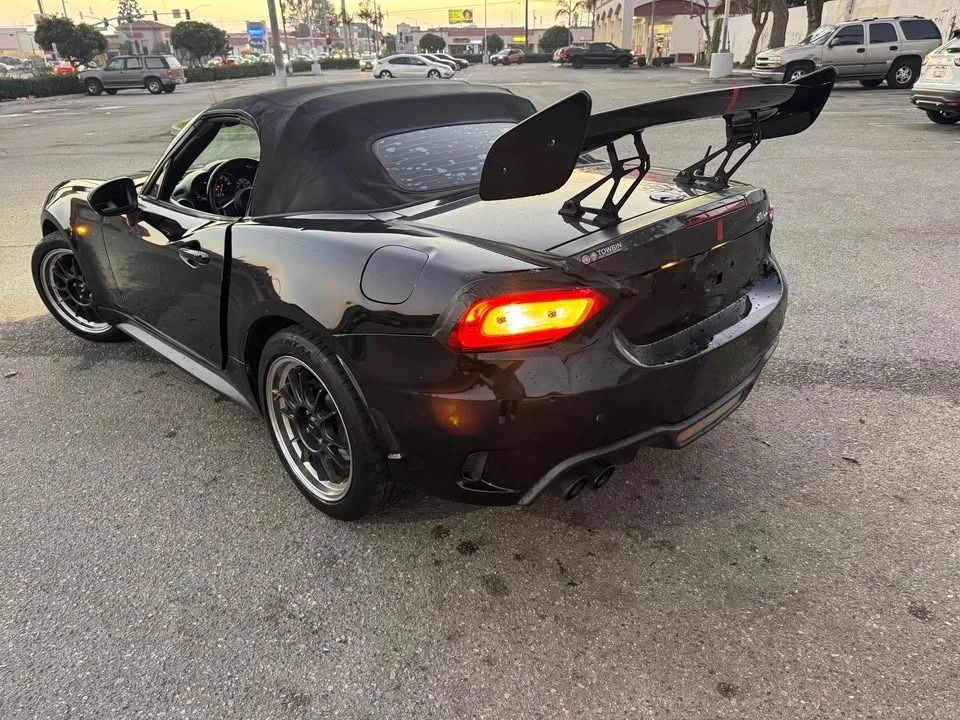 2017 Fiat 124 Spider - Image 9 of 9