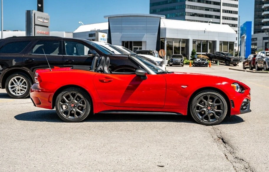 2017 Fiat 124 Spider - Image 2 of 10
