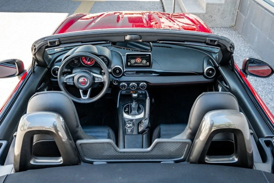 2017 Fiat 124 Spider - Image 9 of 10