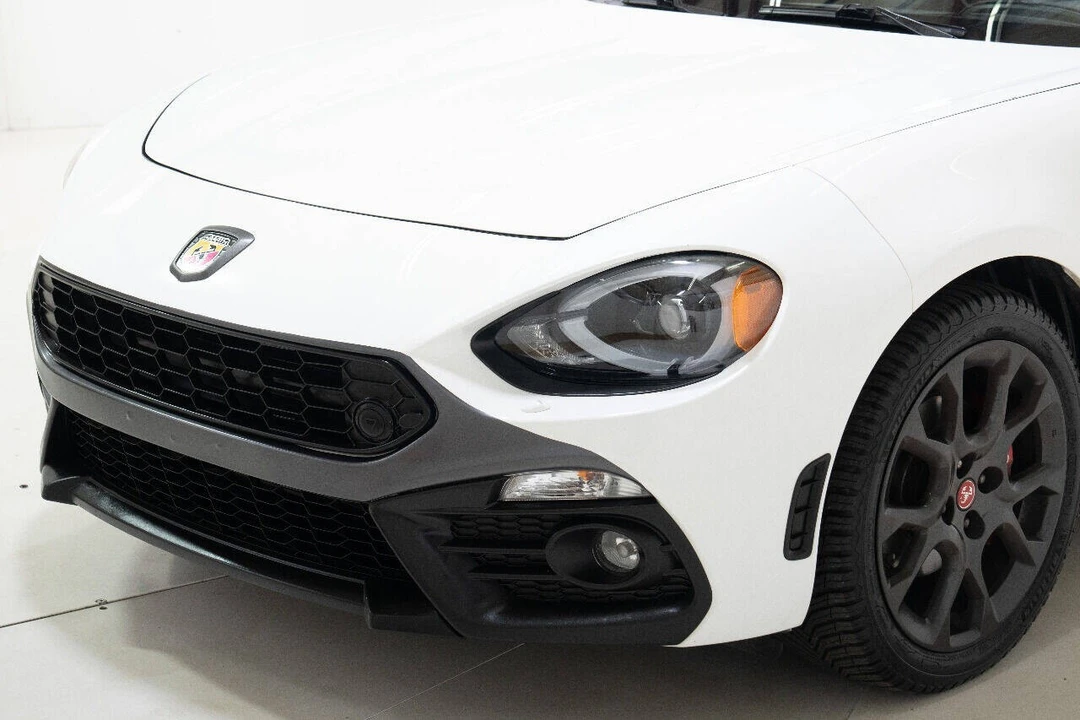 2017 Fiat 124 Spider - Image 9 of 12
