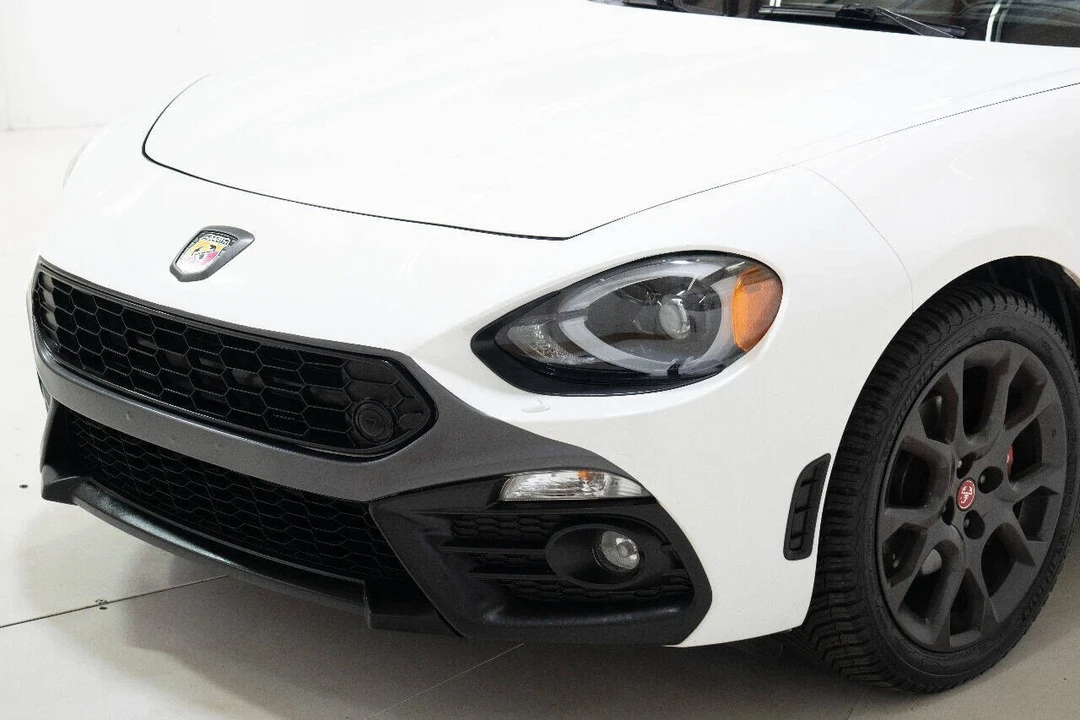 2017 Fiat 124 Spider - Image 9 of 12