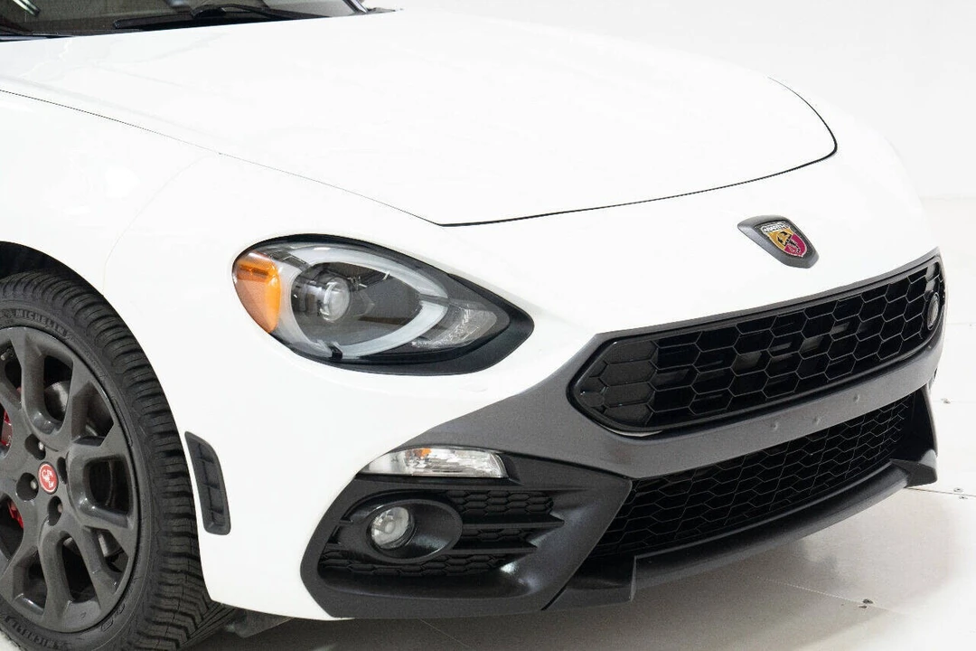 2017 Fiat 124 Spider - Image 10 of 12