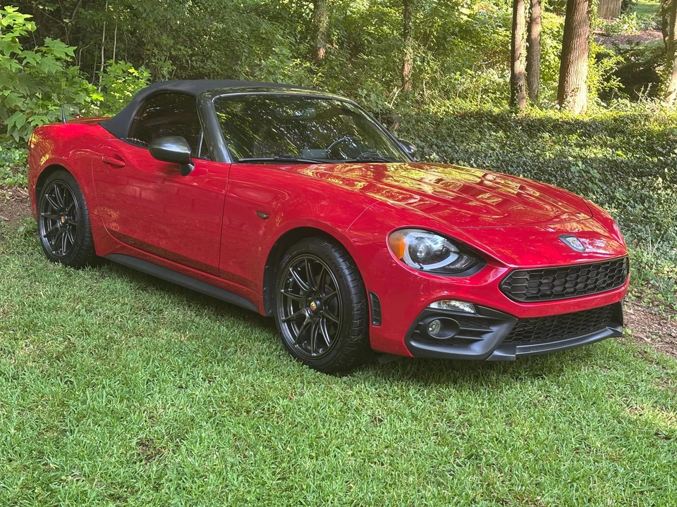 2017 Fiat 124 Spider - Image 15 of 31