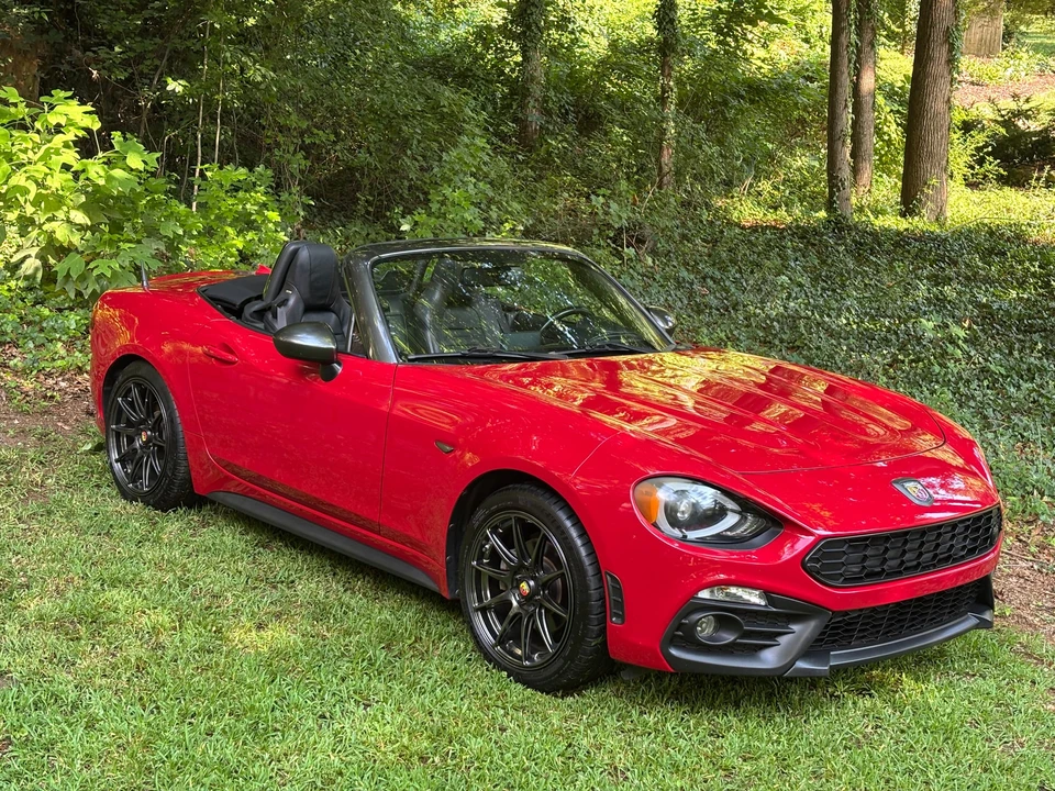 2017 Fiat 124 Spider - Image 8 of 31