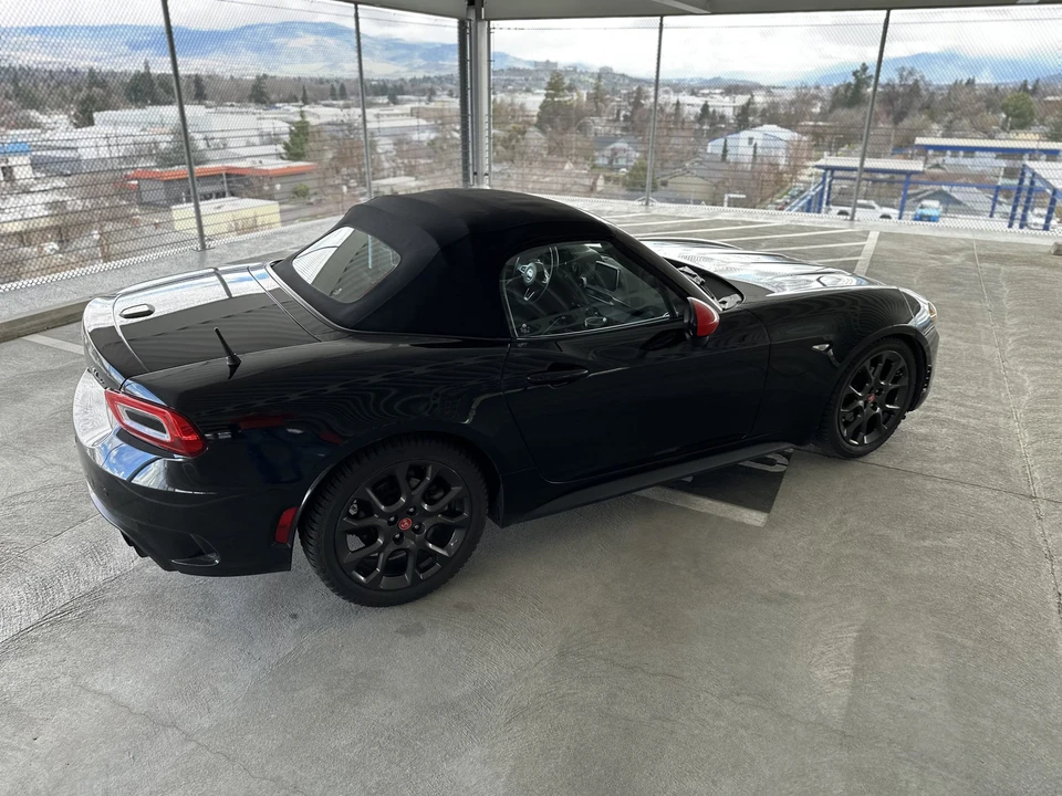 2017 Fiat 124 Spider - Image 14 of 31