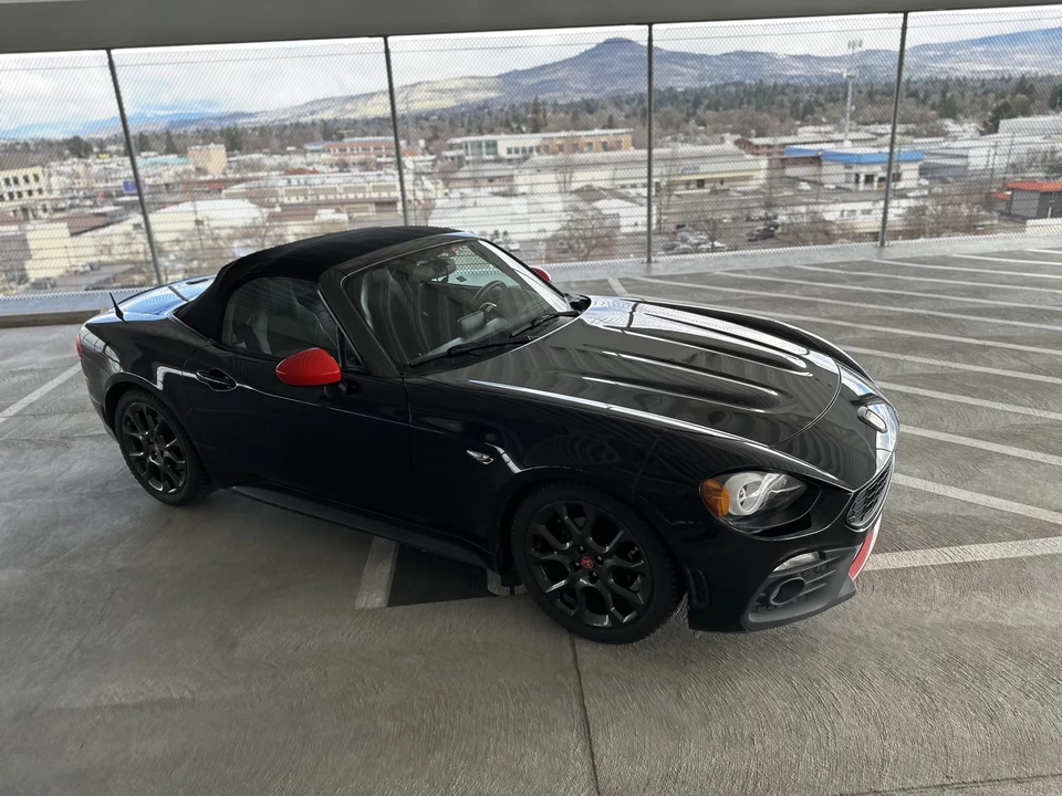 2017 Fiat 124 Spider - Image 16 of 31