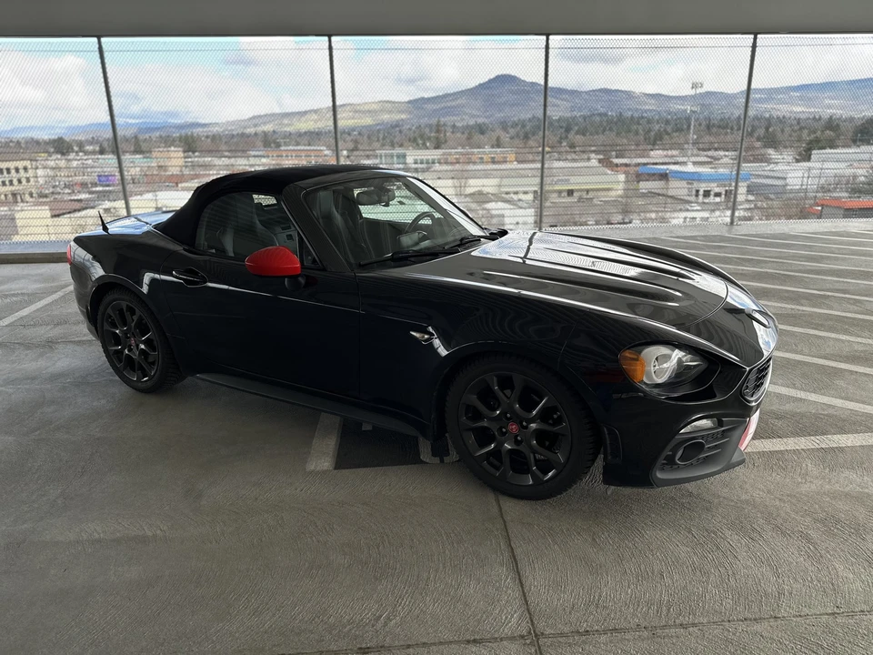 2017 Fiat 124 Spider - Image 15 of 31