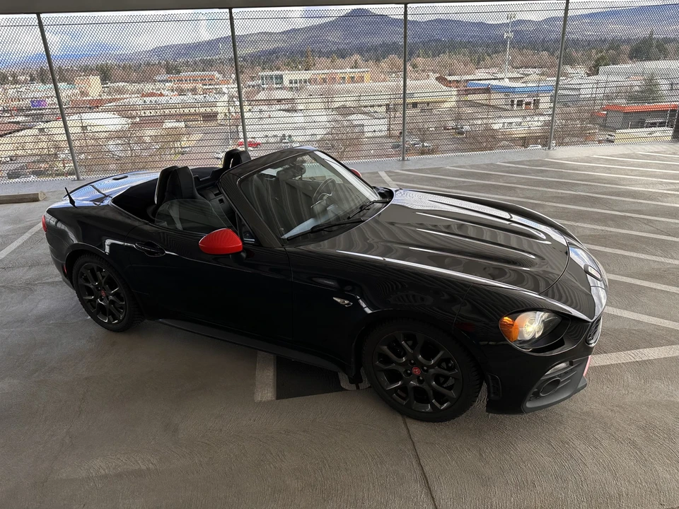2017 Fiat 124 Spider - Image 25 of 31