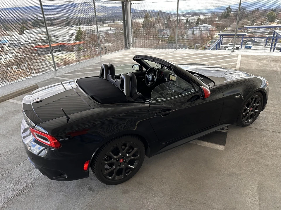 2017 Fiat 124 Spider - Image 24 of 31