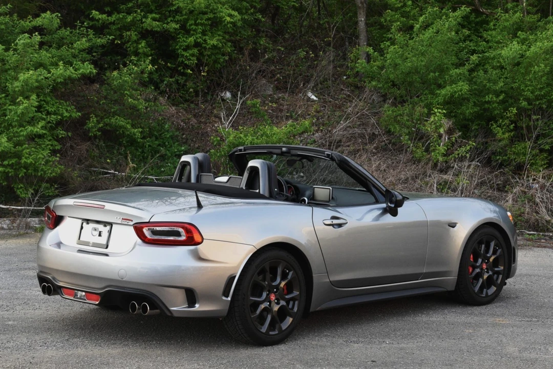 2017 Fiat 124 Spider - Image 30 of 31