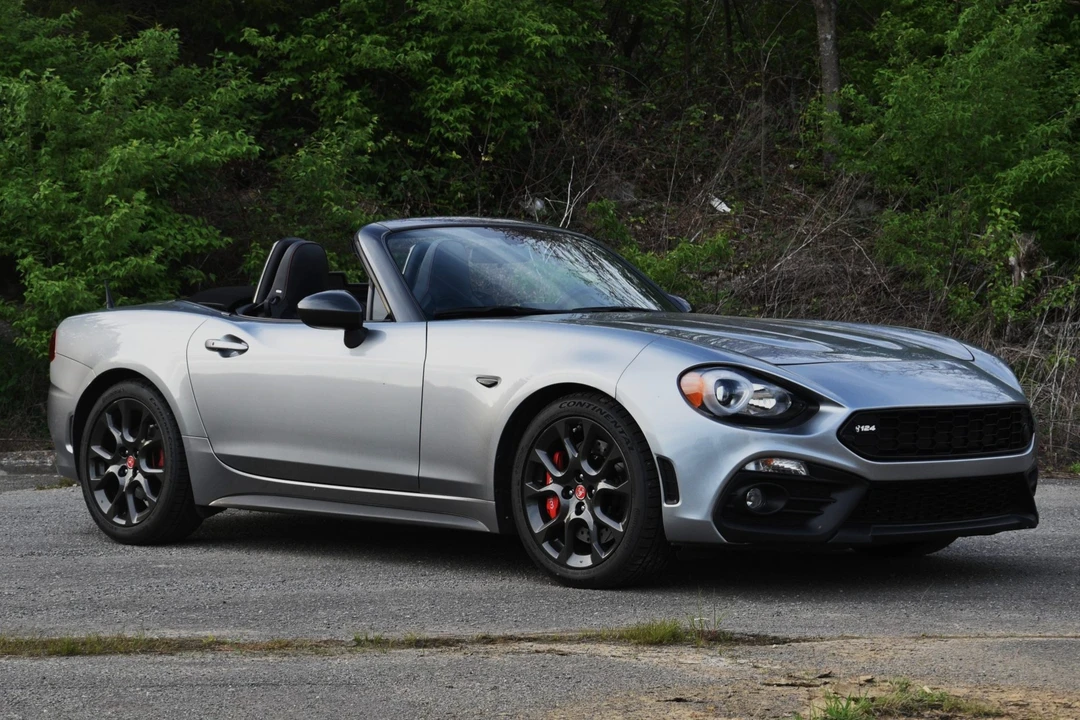 2017 Fiat 124 Spider - Image 2 of 31