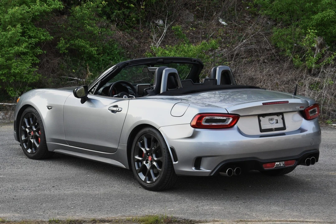 2017 Fiat 124 Spider - Image 22 of 31