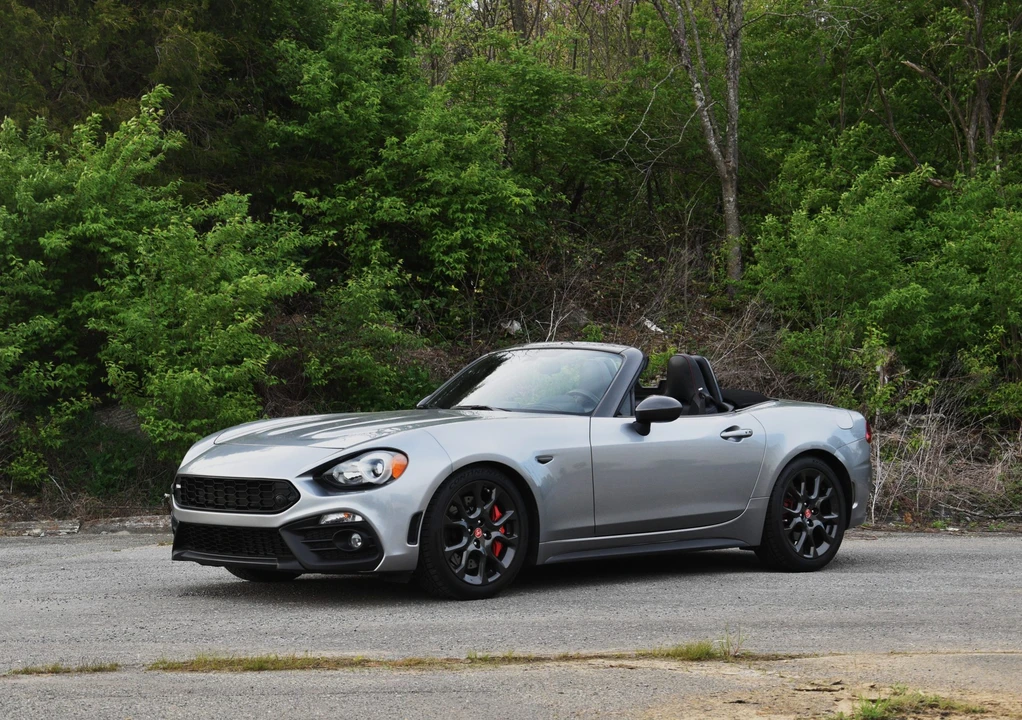 2017 Fiat 124 Spider - Image 15 of 31