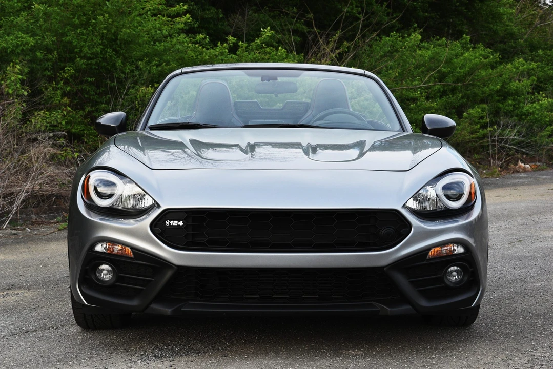 2017 Fiat 124 Spider - Image 12 of 31