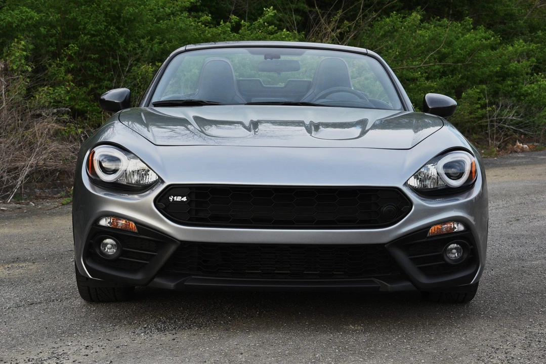 2017 Fiat 124 Spider - Image 13 of 31