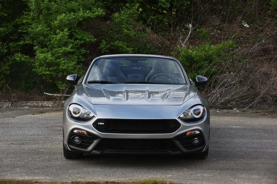 2017 Fiat 124 Spider - Image 10 of 31