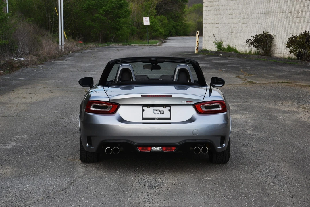 2017 Fiat 124 Spider - Image 25 of 31