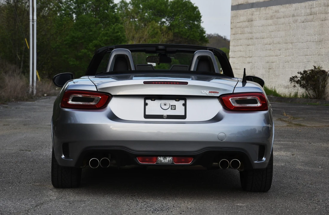 2017 Fiat 124 Spider - Image 28 of 31