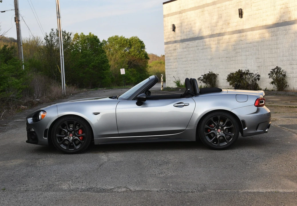 2017 Fiat 124 Spider - Image 20 of 31