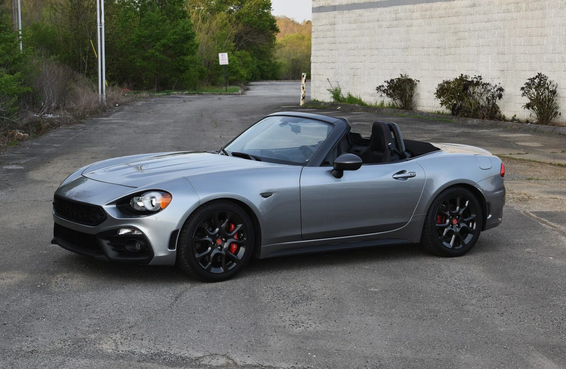 2017 Fiat 124 Spider - Image 17 of 31
