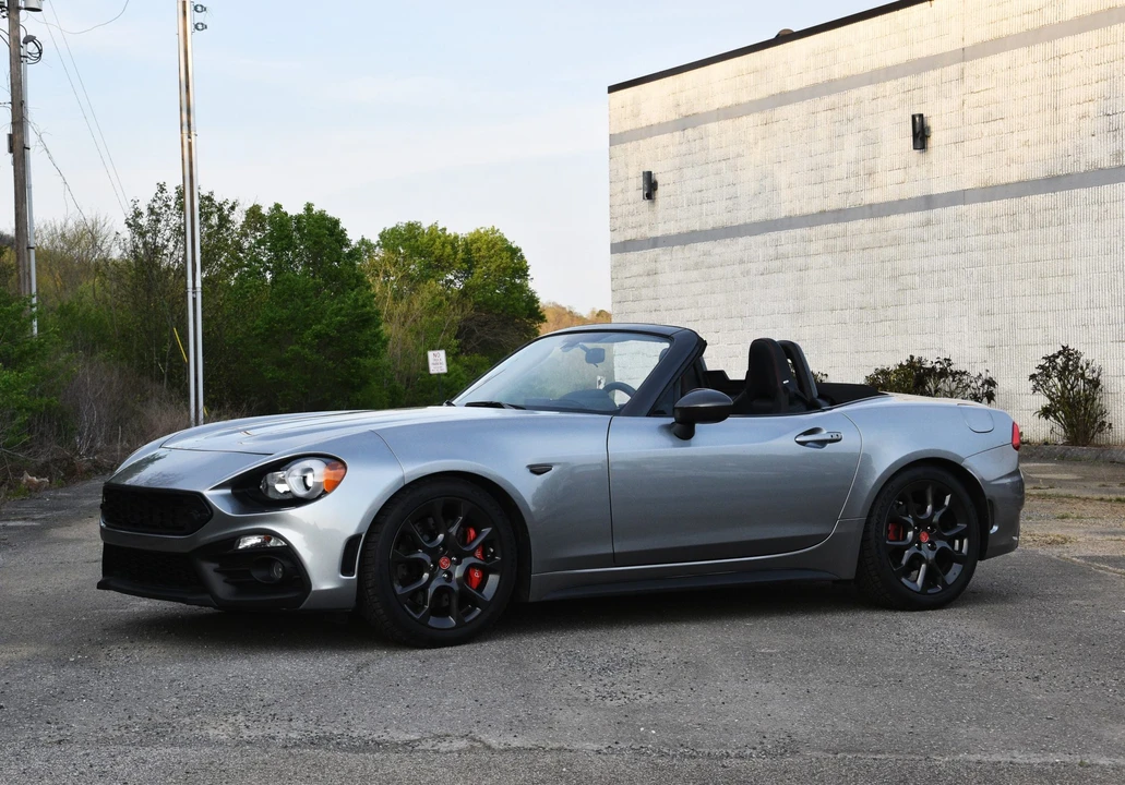 2017 Fiat 124 Spider - Image 18 of 31