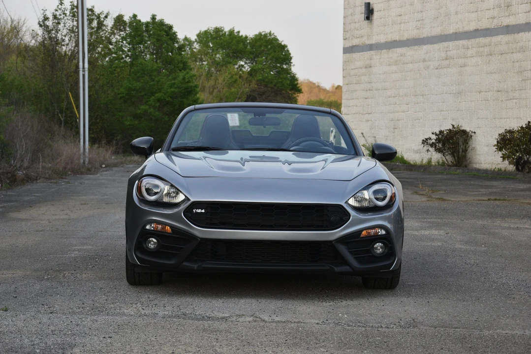 2017 Fiat 124 Spider - Image 8 of 31