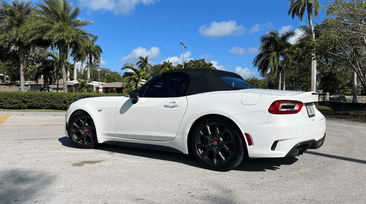 2017 Fiat 124 Spider - Image 4 of 31