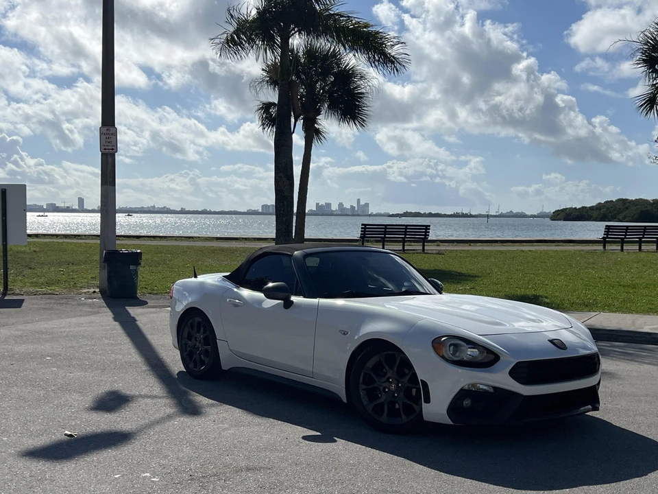 2017 Fiat 124 Spider - Image 13 of 31