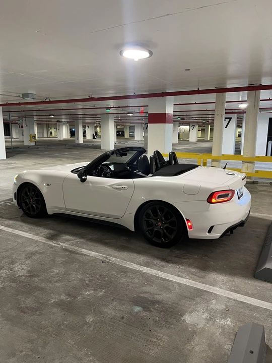 2017 Fiat 124 Spider - Image 24 of 31