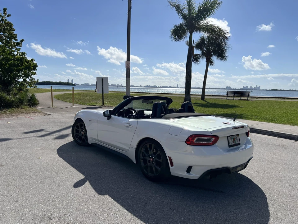 2017 Fiat 124 Spider - Image 5 of 31