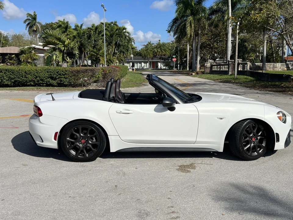 2017 Fiat 124 Spider - Image 8 of 31