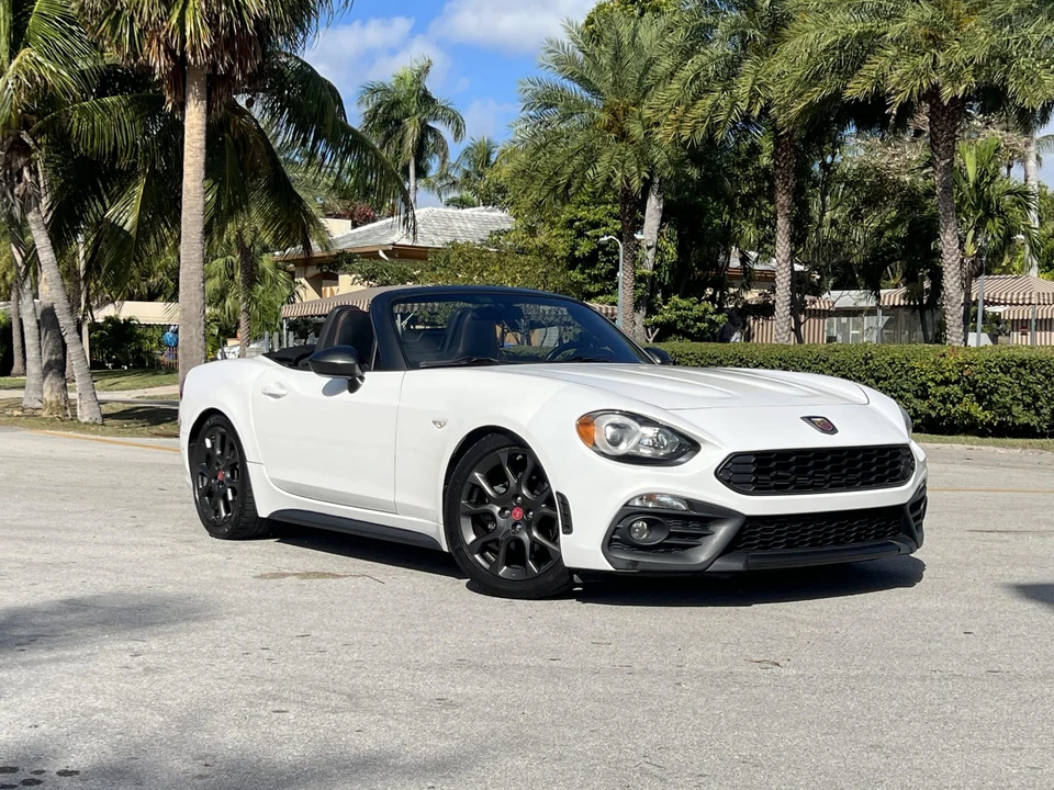 2017 Fiat 124 Spider - Image 15 of 31