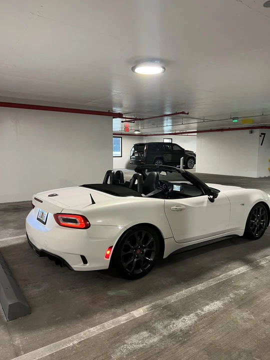 2017 Fiat 124 Spider - Image 29 of 31