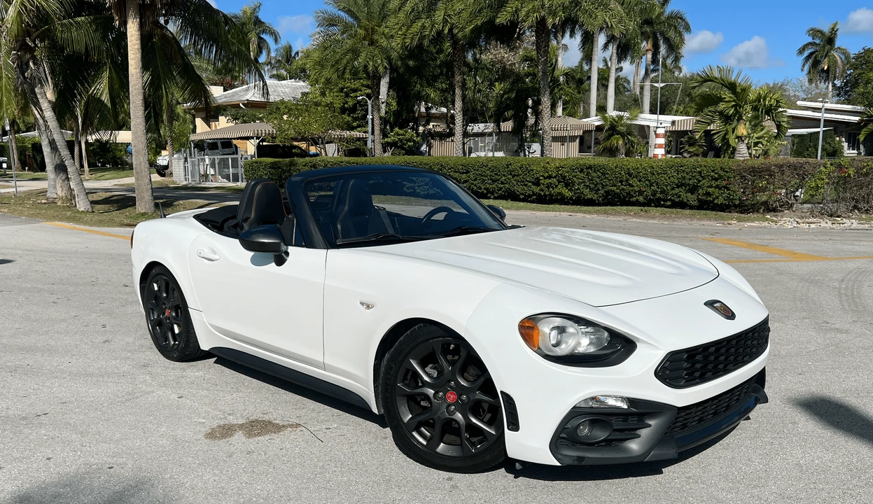 2017 Fiat 124 Spider - Image 14 of 31
