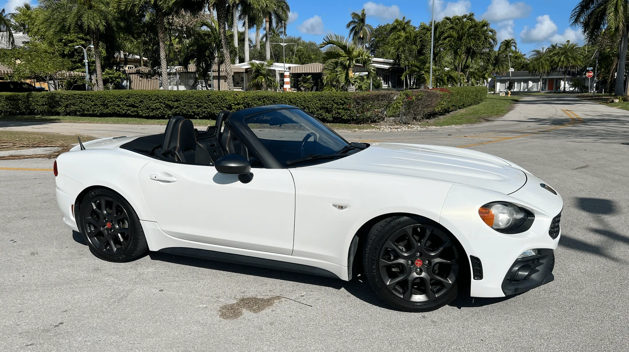 2017 Fiat 124 Spider - Image 9 of 31
