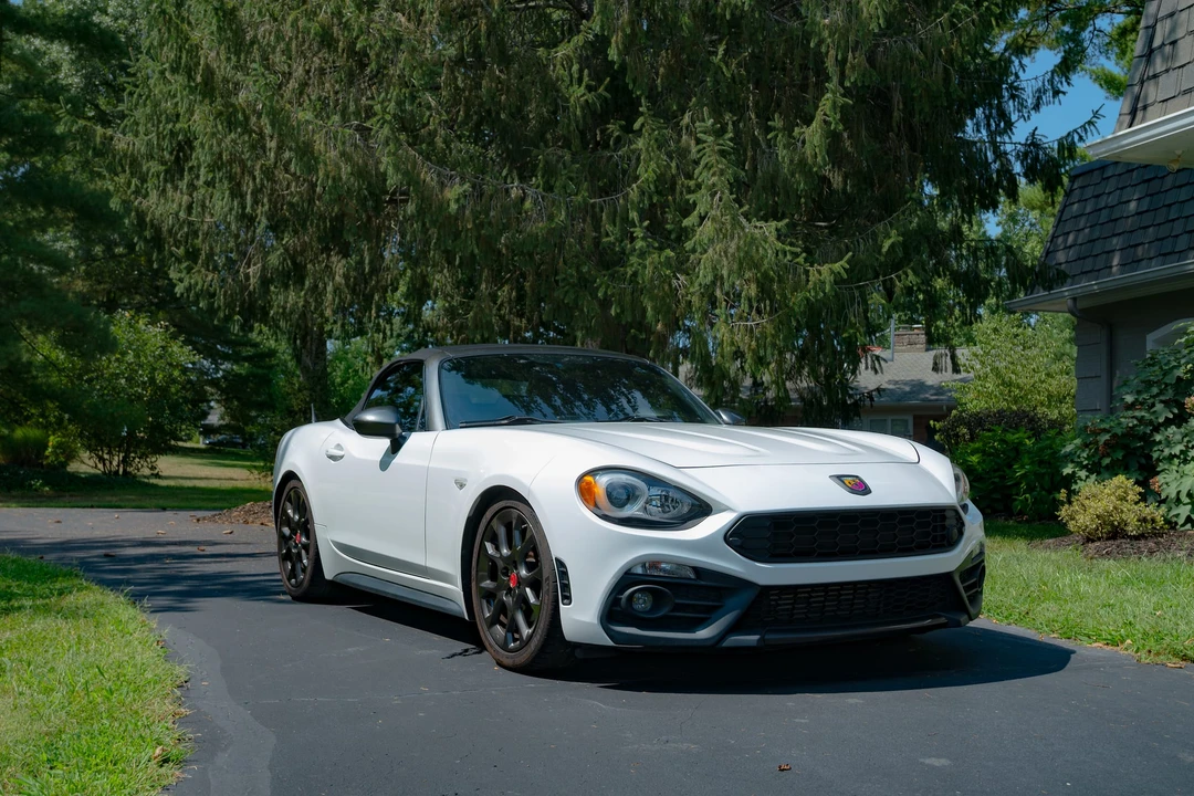 2017 Fiat 124 Spider - Image 2 of 31