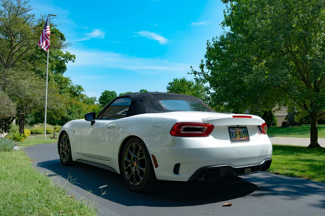 2017 Fiat 124 Spider - Image 11 of 31
