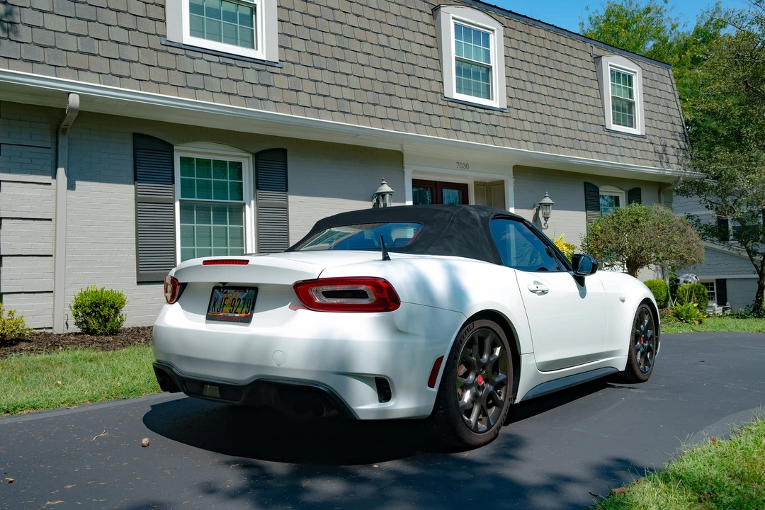 2017 Fiat 124 Spider - Image 16 of 31