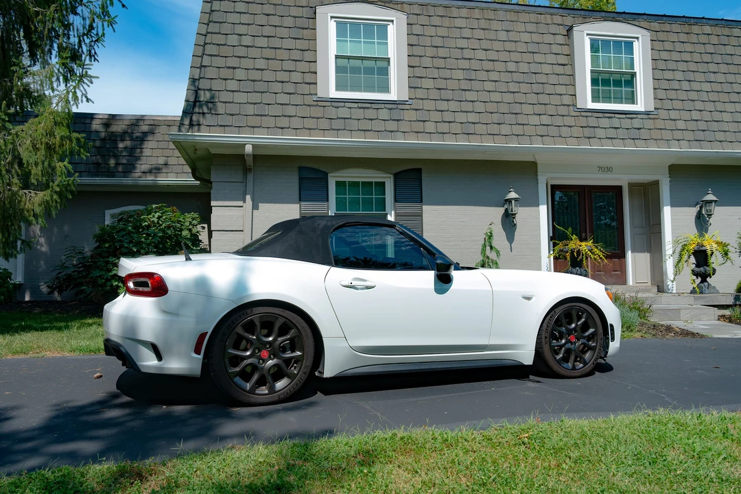 2017 Fiat 124 Spider - Image 17 of 31