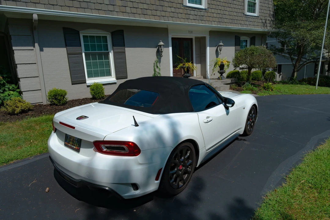 2017 Fiat 124 Spider - Image 15 of 31