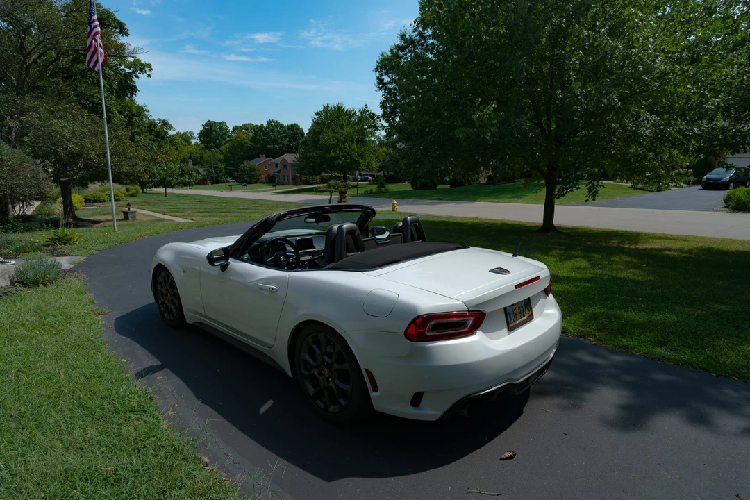 2017 Fiat 124 Spider - Image 24 of 31