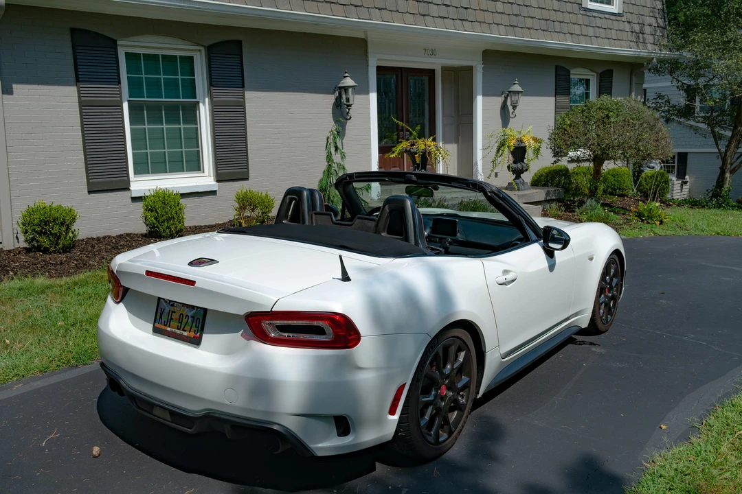 2017 Fiat 124 Spider - Image 27 of 31