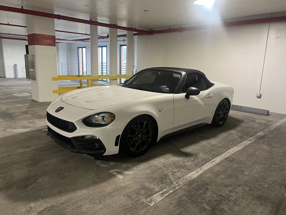 2017 Fiat 124 Spider - Image 21 of 31