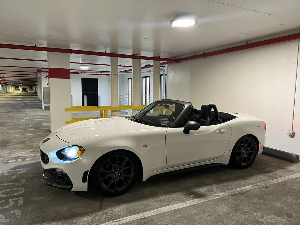 2017 Fiat 124 Spider - Image 23 of 31