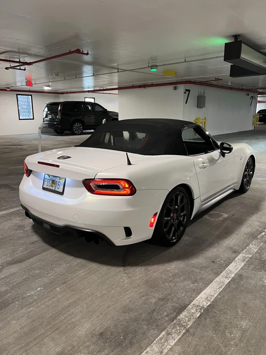 2017 Fiat 124 Spider - Image 28 of 31