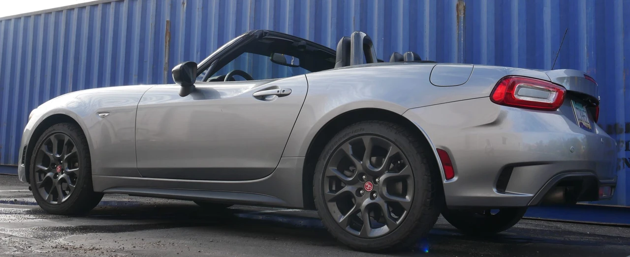 2017 Fiat 124 Spider - Image 20 of 31